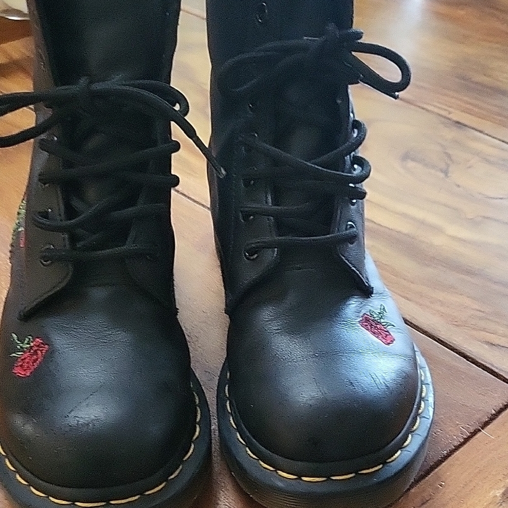 Black Embroidered Women's Boots